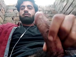 Pussyfucker986  13-11-2020